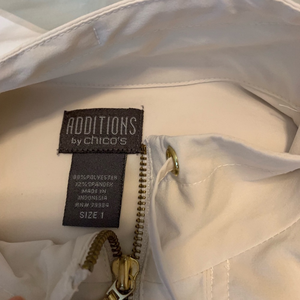 Vest - Picture 3 of 4